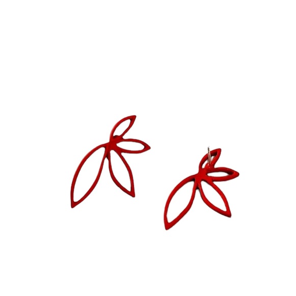 Red Maple Leaf Hollow Stud Earrings - Picture 4 of 7